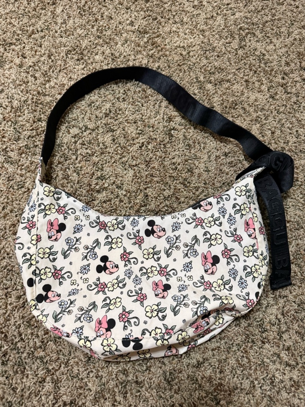 BAGGU Disney Mickey & Friends Medium Nylon Crescent Bag NWT